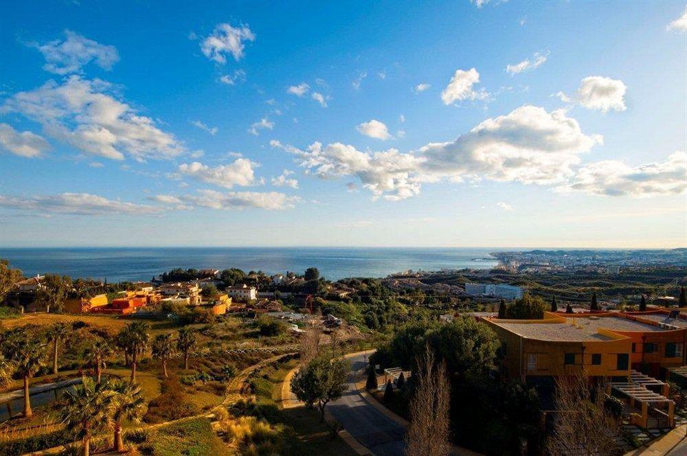 Apartamentos Reserva Del Higueron Deluxe & Spa Benalmadena Exterior photo